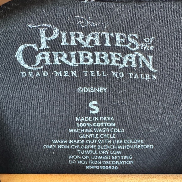 Disney Pirates of the Caribbean Dead Men Tell No Tales Jack Sparrow T-Shirt. S - Picture 4 of 4